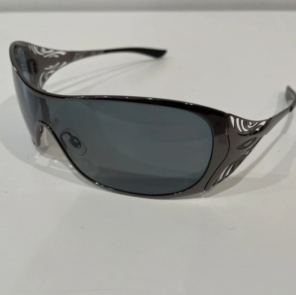 Oakley Liv Women Dark Chrome Polarized Sunglasses-NWOT main image 4
